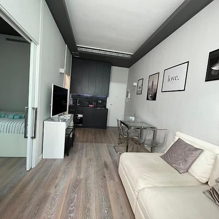 Апартаменты Victory House Милан Экстерьер фото